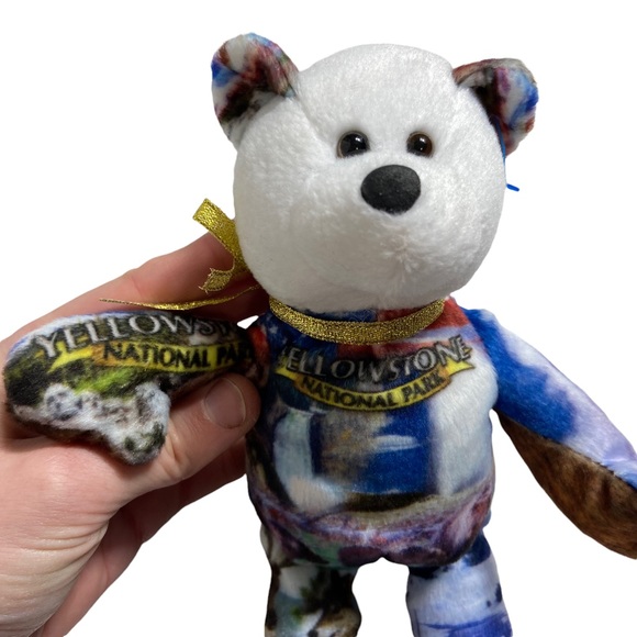 Limited Treasures Yellowstone Stuffed Bear with Commemorative Quarter - Picture 2 of 7